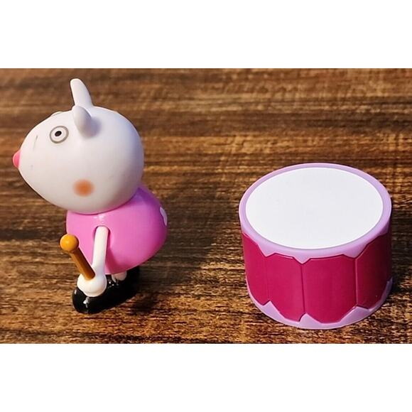 Jazwares Suzy Sheep Music Themed Action Figure 2.5” with Drums (2003) - HTF - Picture 2 of 5